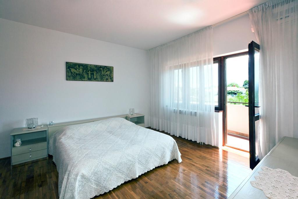 Villa Komel With Pool Fažana Szoba fotó