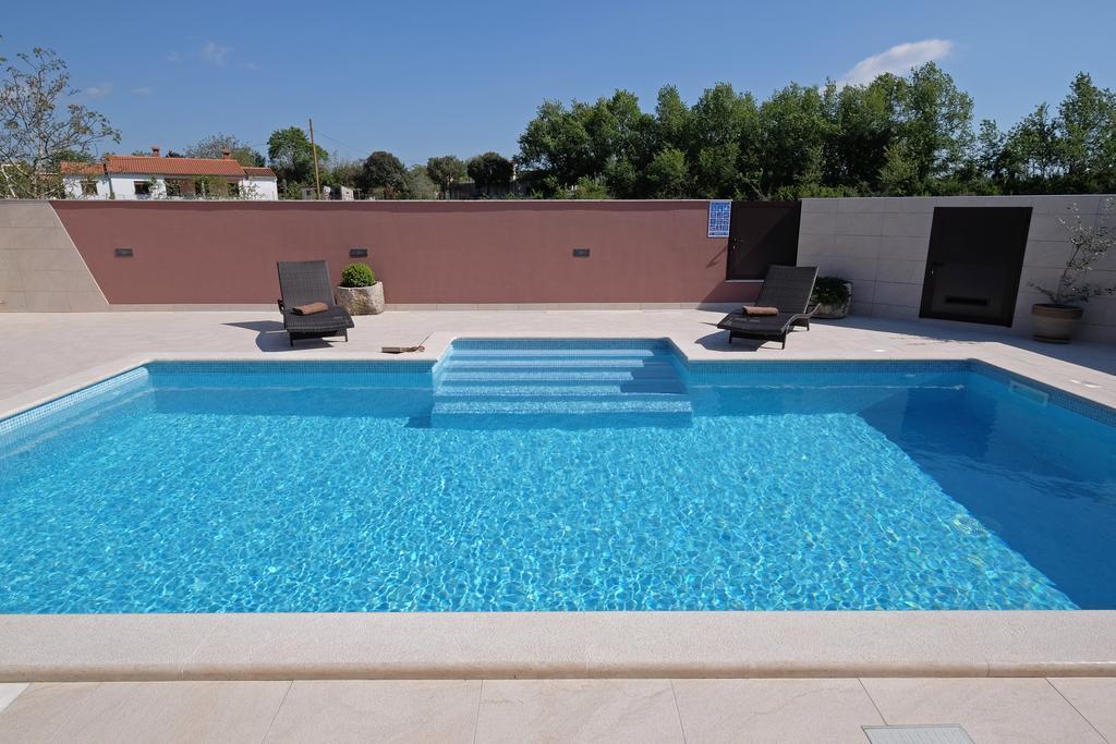 Villa Komel With Pool Fažana Szoba fotó