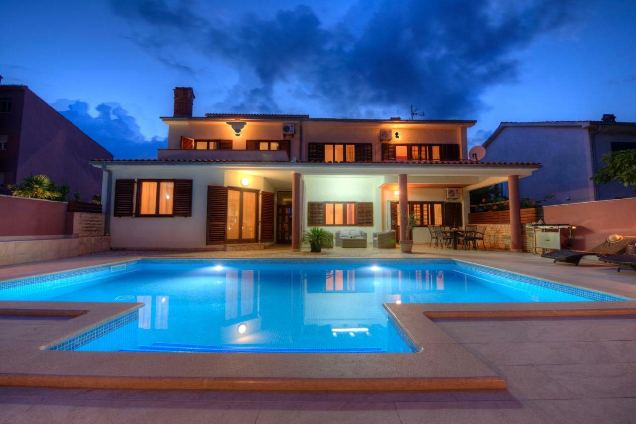 Villa Komel With Pool Fažana Kültér fotó