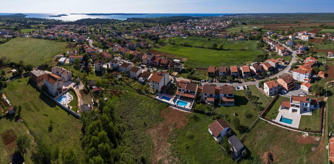 Villa Komel With Pool Fažana Kültér fotó